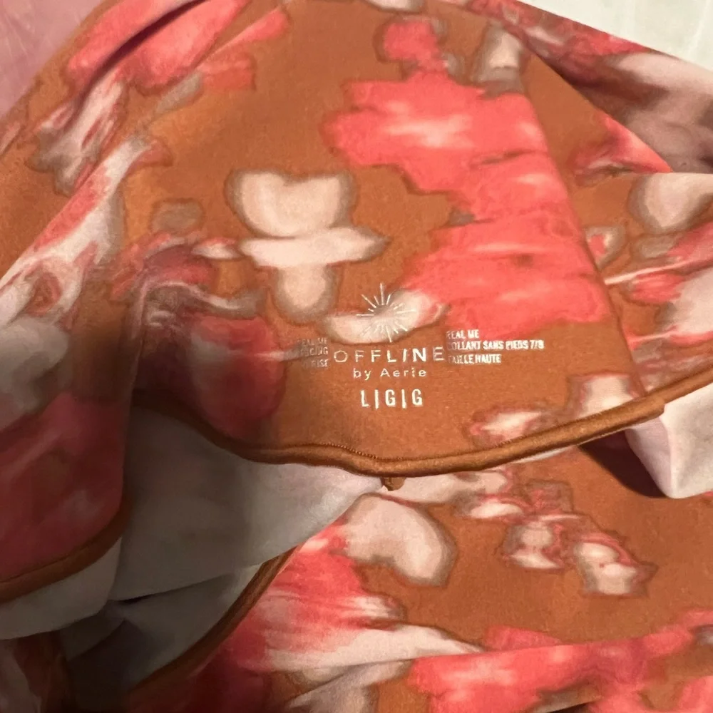 Aerie OFFLINE Hi-Rise Real Me Crossover Floral Leggings, Size L - Picture 4 of 4